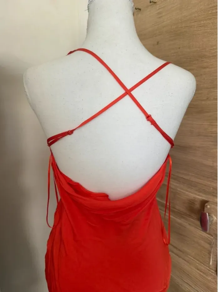 Robe satinée rouge – H&M – Taille XS - photo numéro 3