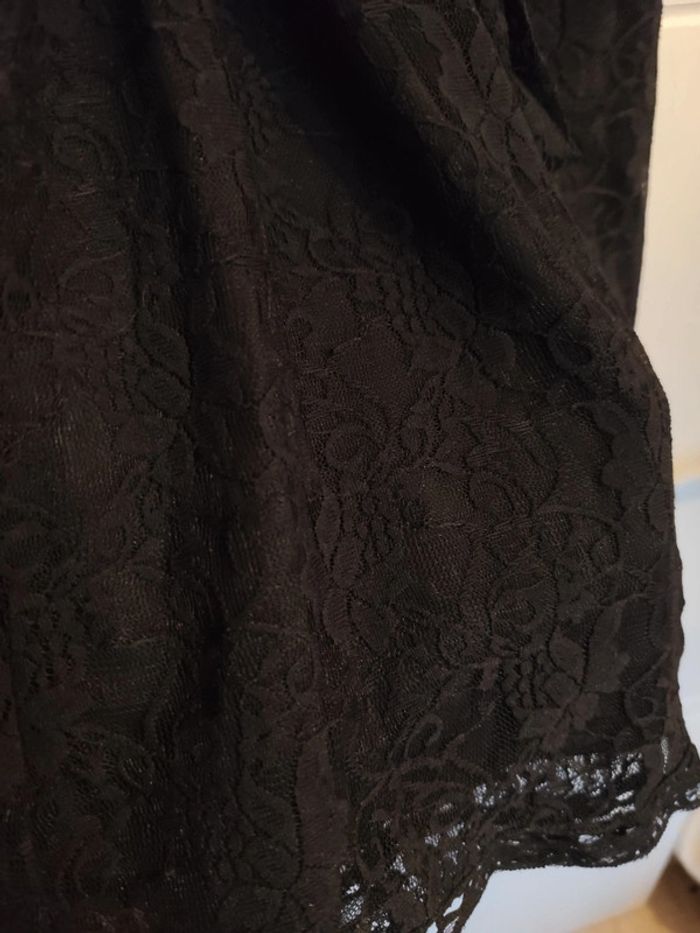 Robe noire dentelle - photo numéro 2