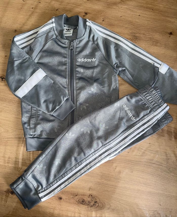 Survêtement adidas