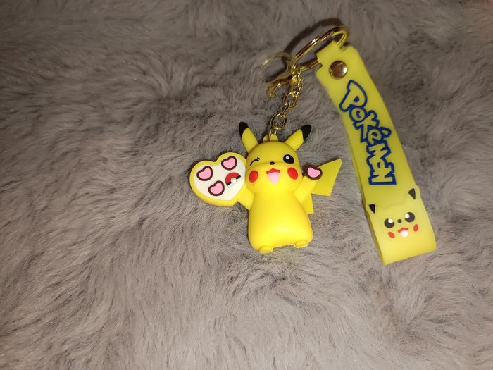 Porte clef Pikachu en silicone