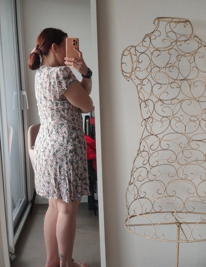 Robe fleurie - sinequanone - taille 42 - photo numéro 2