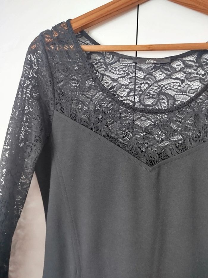 Robe noire à dentelle taille 38 - photo numéro 2