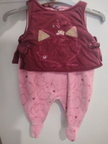 #kytie1moisfille. Grenouillère sans manche taille 1 mois