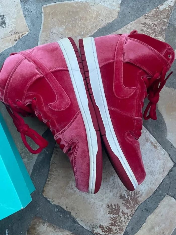 Nike SB Dunk High Red Velvet (2016) - photo numéro 4