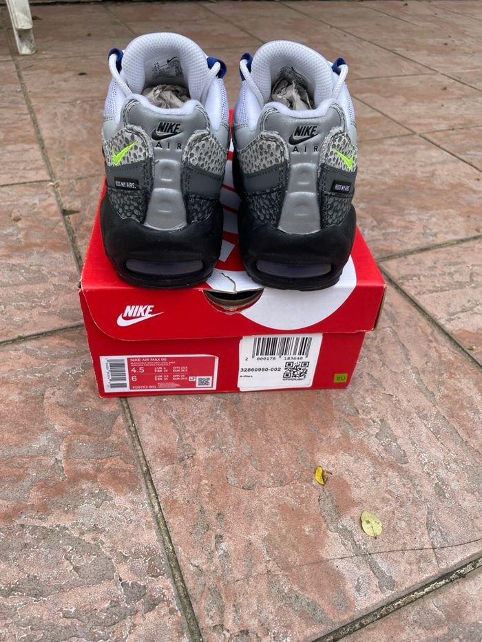 Air Max 95 kiss my airs  black volt iron grey - photo numéro 5