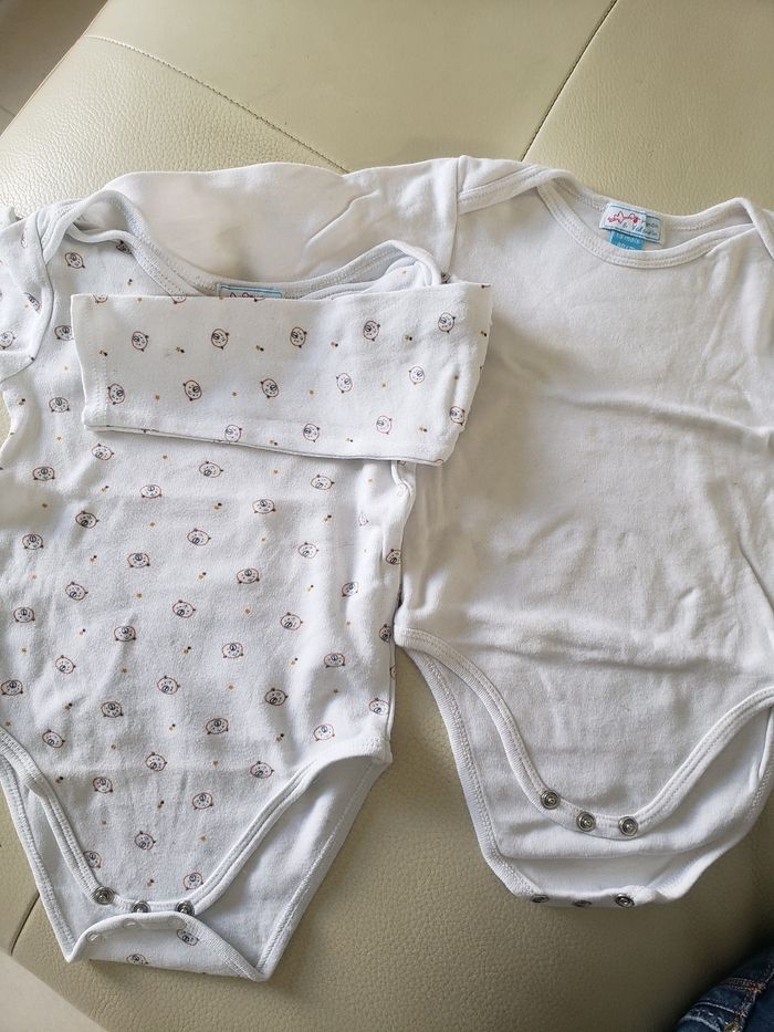 Lot de 2 bodies  18 mois - photo numéro 2