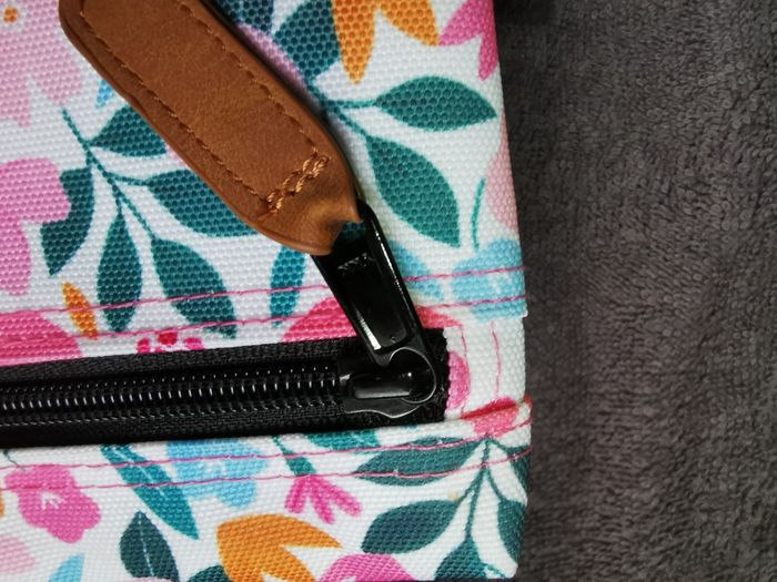 Pochette édition limitée Cabaia Émilie de Castro - photo numéro 3