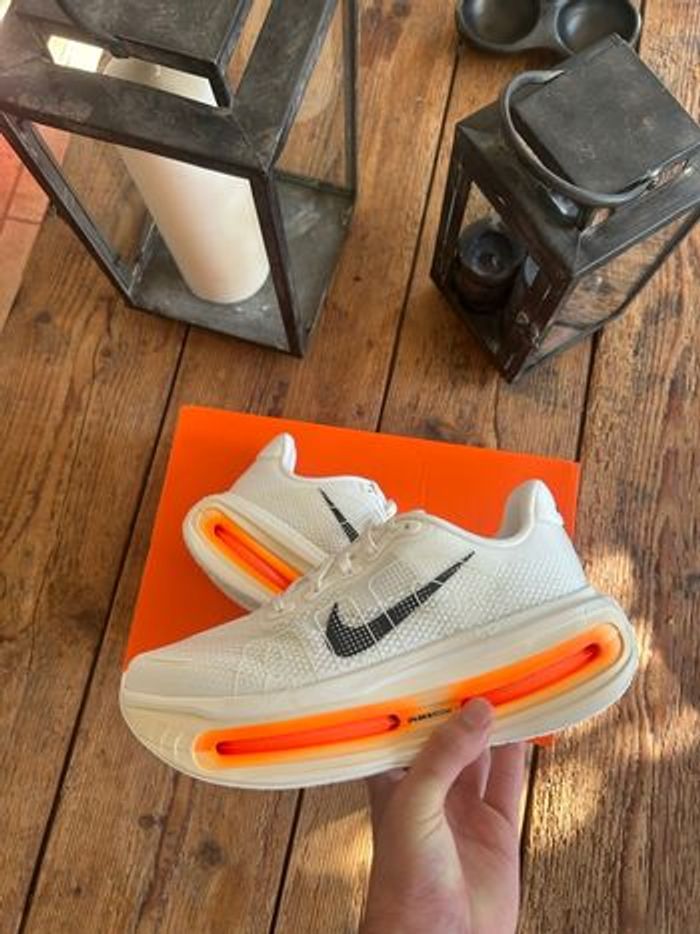 Nike Vomero Premuim Sail Coconut Milk