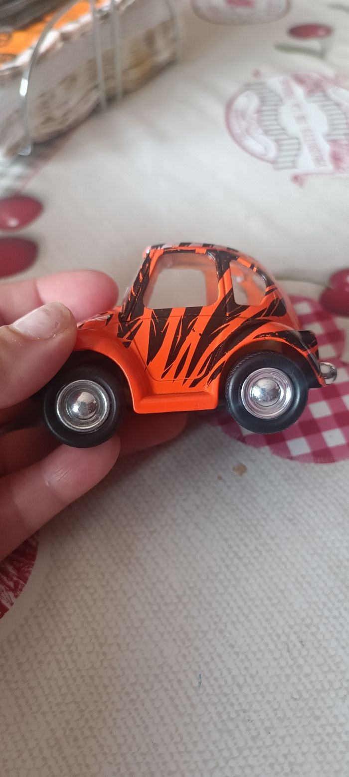 Voiture tigre - photo numéro 2