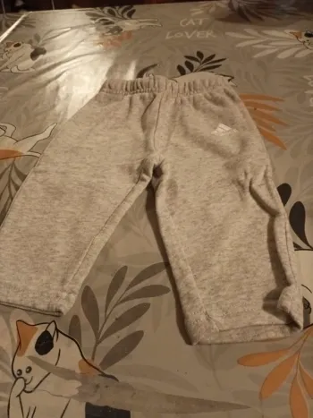 Bas de jogging Adidas 6 9 mois