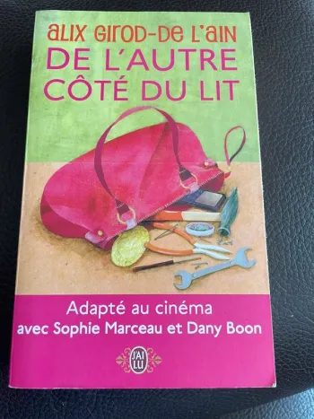 De l’autre côté du lit