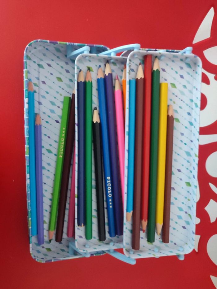 Boîte, trousse métal Reine des neiges - photo numéro 3