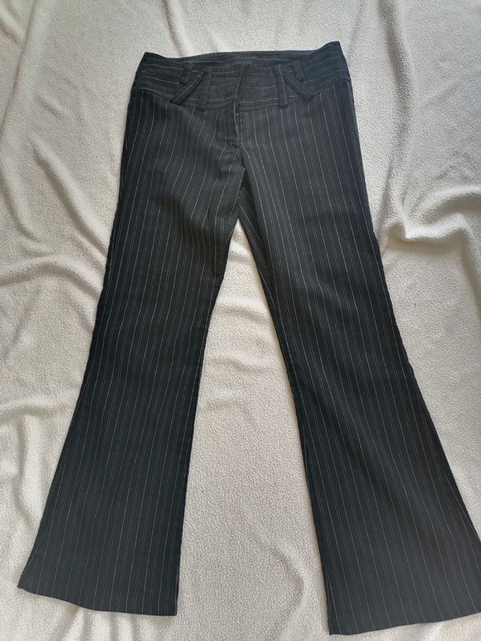 Pantalon noir rayé kiabi T38 - photo numéro 2