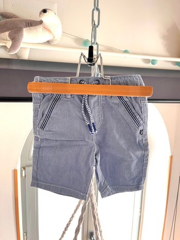Short obaibi rayé 9 mois 