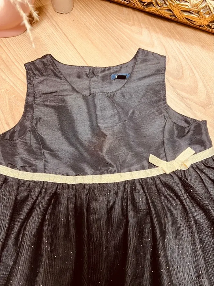 Taille 3 ans robe de fête fille Kiabi noire et doré * tulle * 🩷 - photo numéro 4