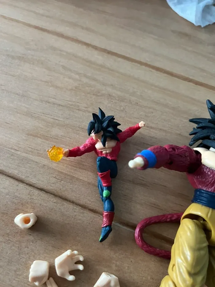 🟦 Figurine Dragon Stars - Goku Super Saiyan 4 🟦 - photo numéro 4