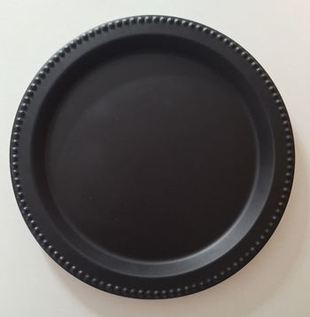 Grand plat en métal couleur noire