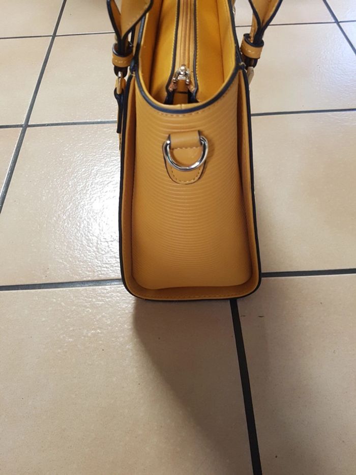 Sac à main moutarde - photo numéro 4