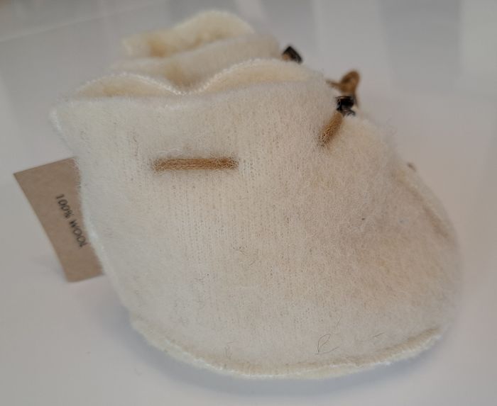 Chaussons bébé en laine 0-6 mois neufs - photo numéro 3