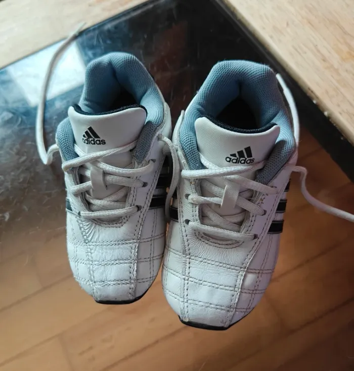 Chaussures Adidas pointure 22 - photo numéro 9
