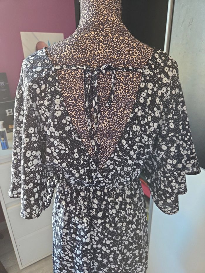 Robe à Fleur 🌸 Noir et Blanche de chez shein en taille S - photo numéro 5