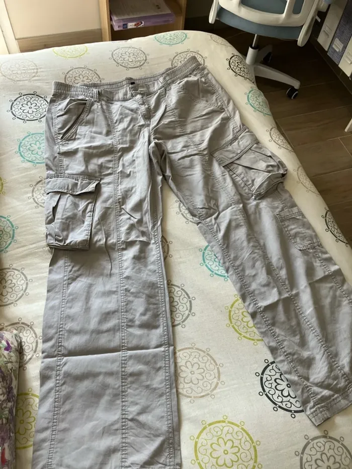 Cargo gris