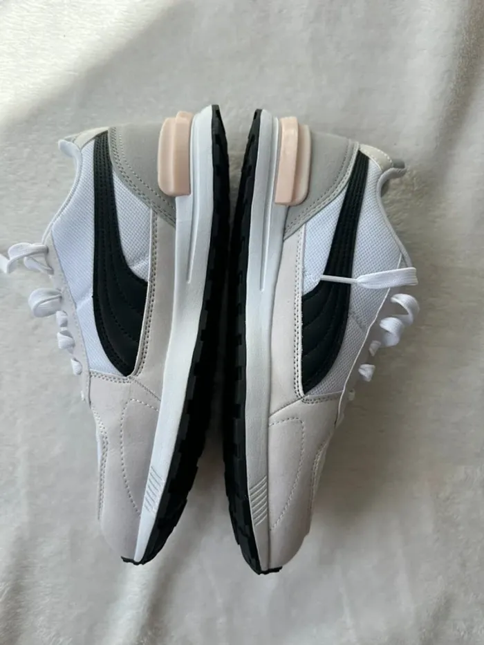 Puma baskets neuves femme taille 40 – Sneakers blanches et noires - photo numéro 5