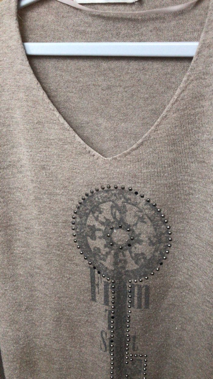 Pull col V taille S - photo numéro 2