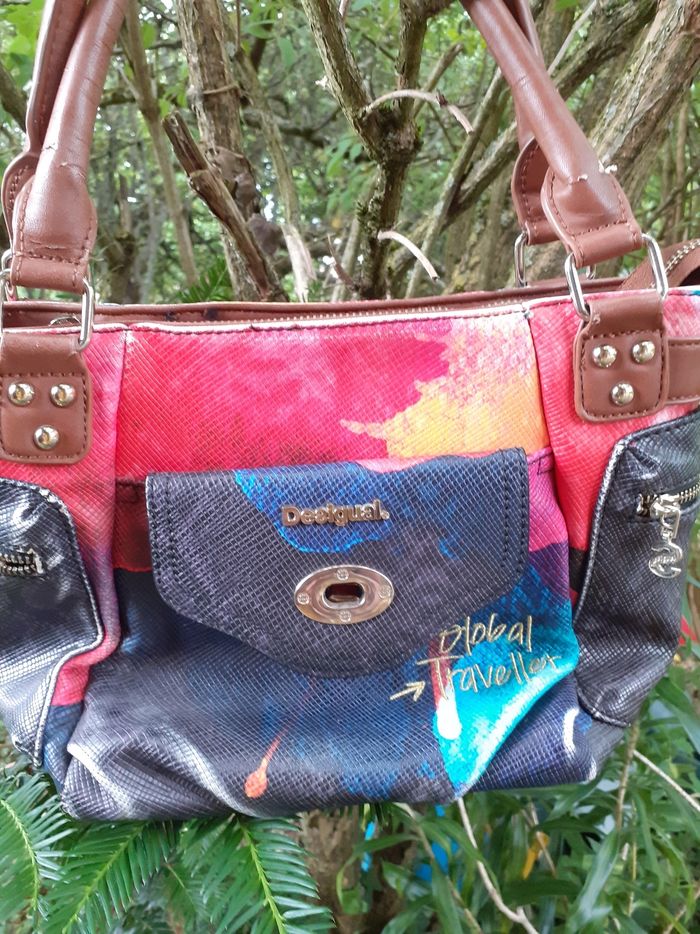 Sac Desigual porté épaule
