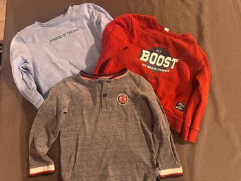 Lot garçon 3 ans: 2 pull + 1 T-shirt manches longues