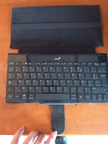 Clavier neuf Genuis avec pochette