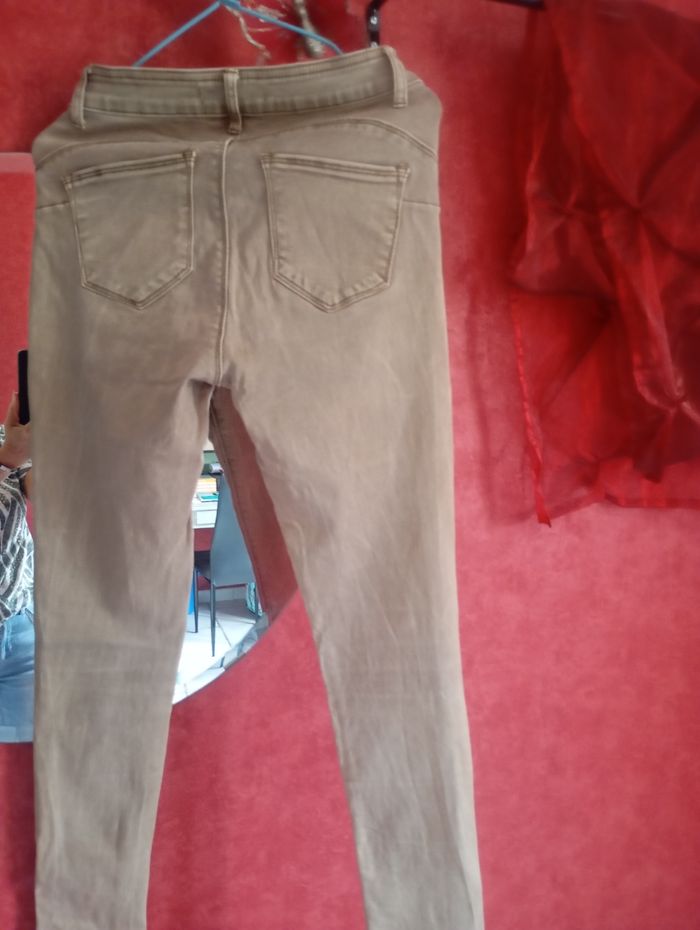 Pantalon beige - photo numéro 2