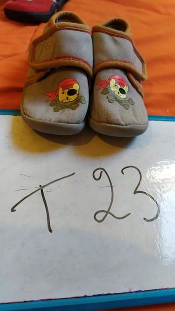 chausson bébé  taille 23