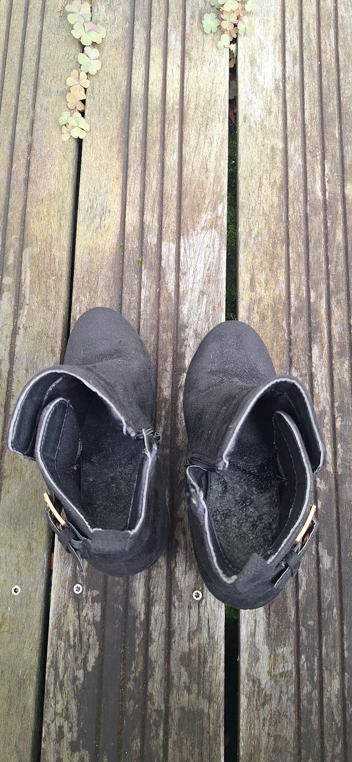 Bottines noires et dorée - photo numéro 3