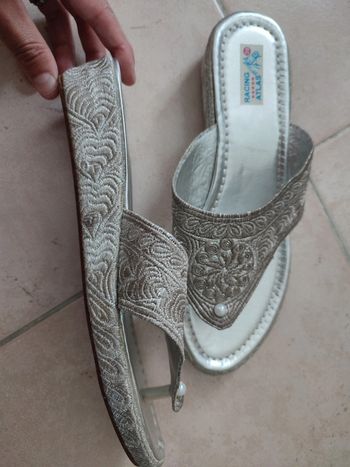 Tongs orientales, style sabot