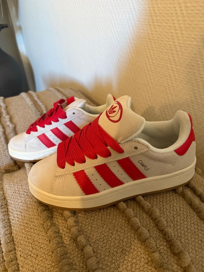 Campus beige et rouge - photo numéro 3