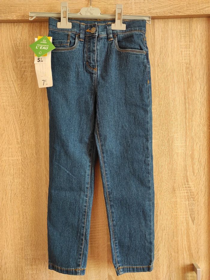 Pantalon jeans neuf mixte 6/7 ans