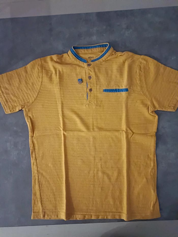 Polo manches courtes.