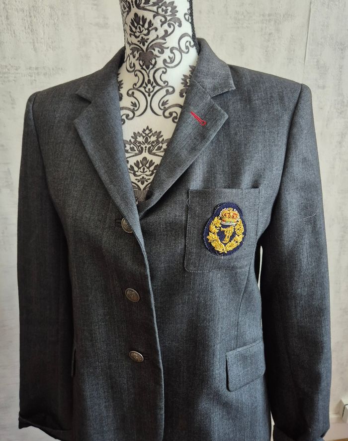 Blazer gris foncé avec écusson TARA Jarmon taille 40 style uniforme college - photo numéro 2