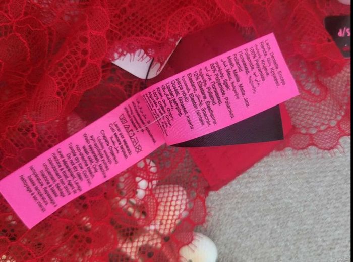 Tanga  sexy dentelle  rouge  La Senza  taille  S - photo numéro 4