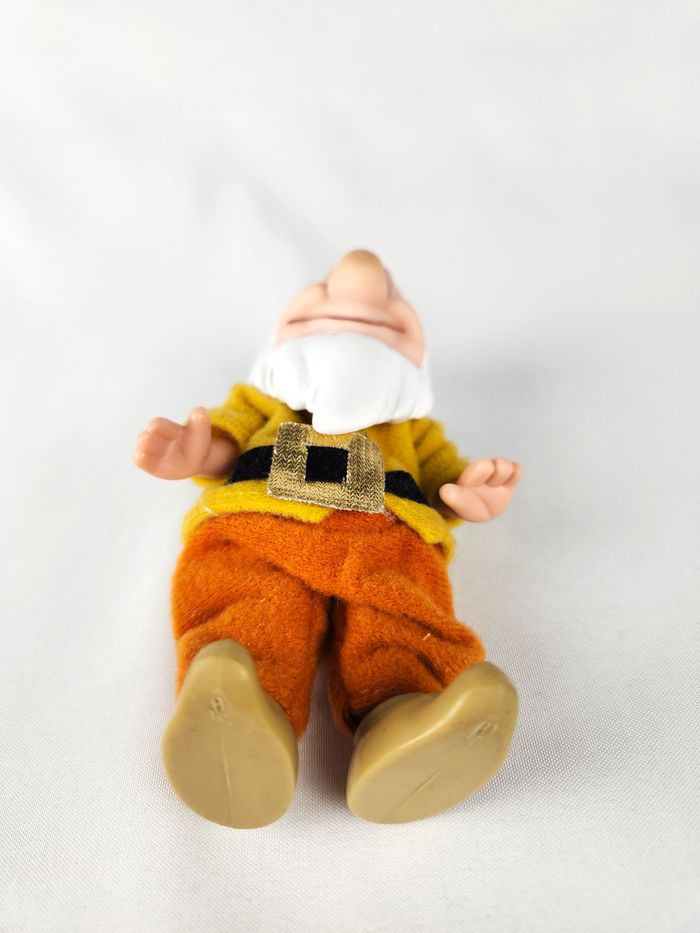 Figurine Nain Timide de Blanche Neige - Disney 11cm - photo numéro 5