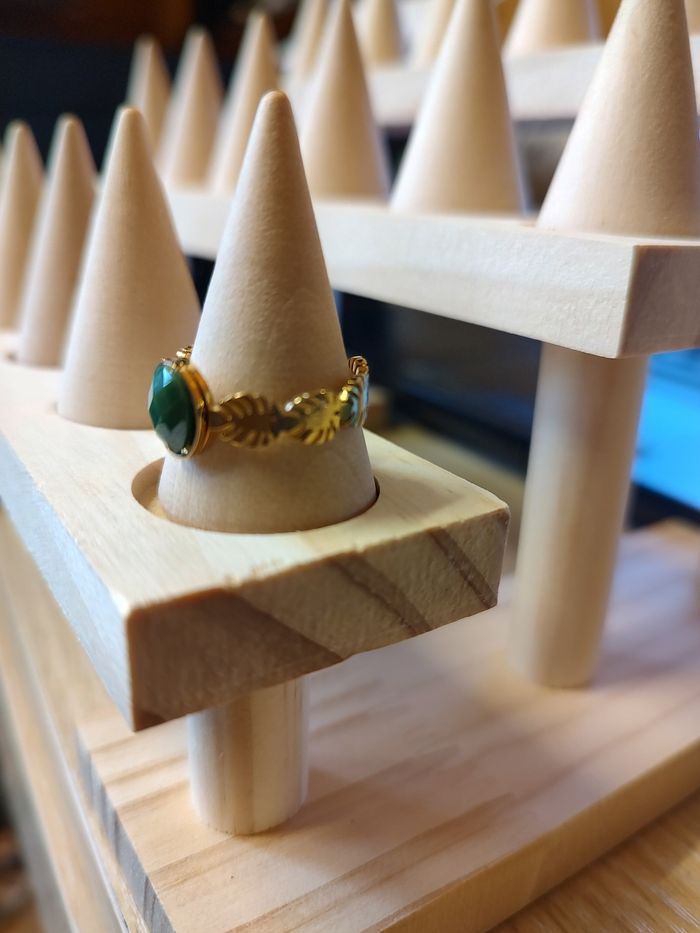 Bague dorée feuille & pierre verte – Acier inoxydable (taille réglable) - photo numéro 2