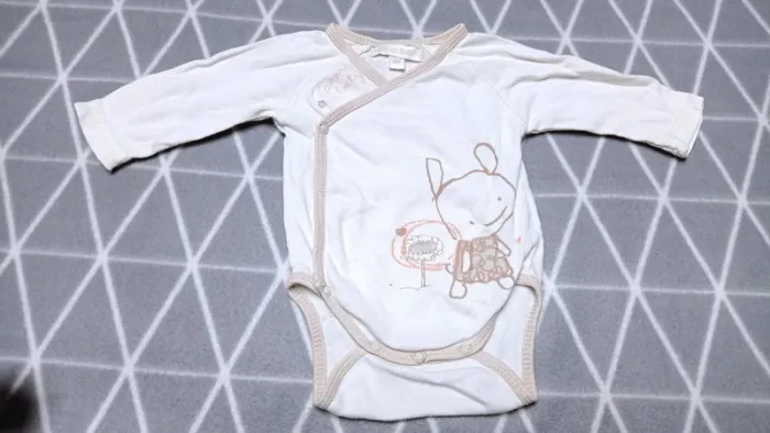 đŠ Lot 4 pyjamas hiver + 2 bodies manches longues, bĂ©bĂ© garçon 1 mois - photo numĂ©ro 2