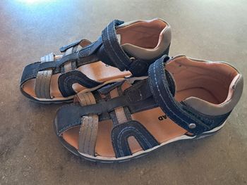 paire de sandales nu pied garcon pointure 30