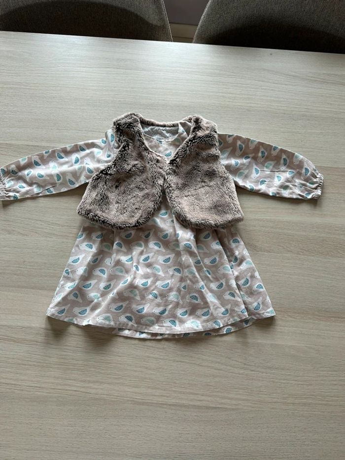 Ensemble robe et gilet taille 18mois