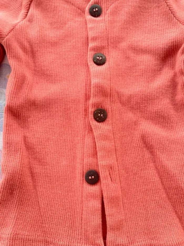 Très beau gilet cardigan peach manymonths adventurer - photo numéro 3