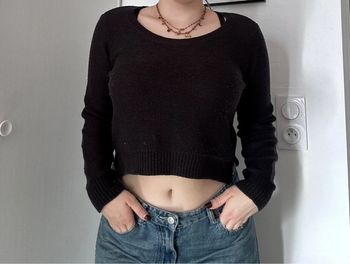 Pull noir H&M – Taille 38 – 100% acrylique – Très bon état