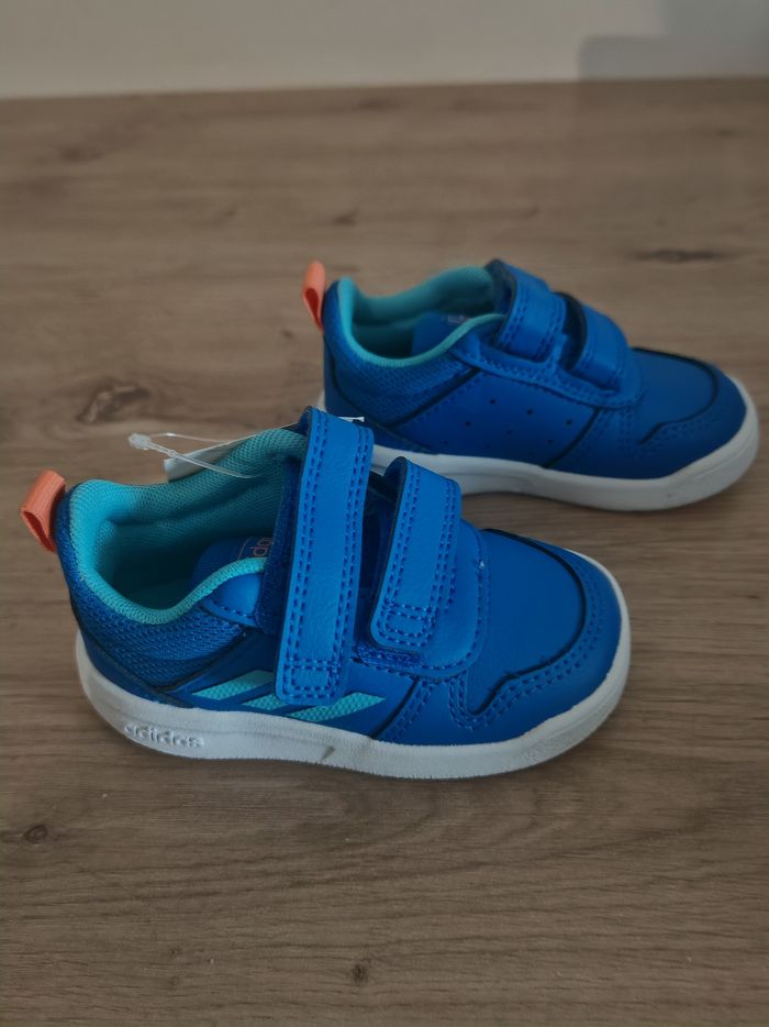 Basket garçon, taille 20, adidas - photo numéro 3