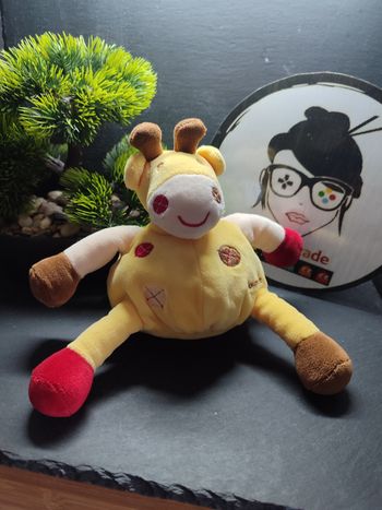 doudou peluche girafe nounours jaune rouge marron rond croix ancien Beige Boule
