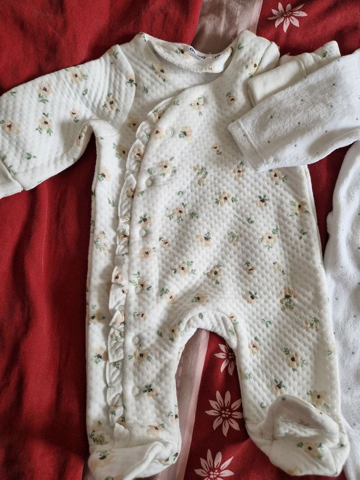 Pyjama bebe - photo numéro 3